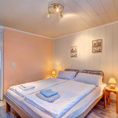 Ferienwohnung Ahlbeck B2 شقة *